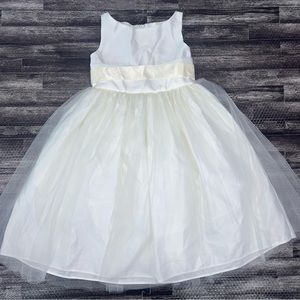 Girls Size 4 Sweet Kids USA White / Cream Dress Flower Girl Wedding Christening